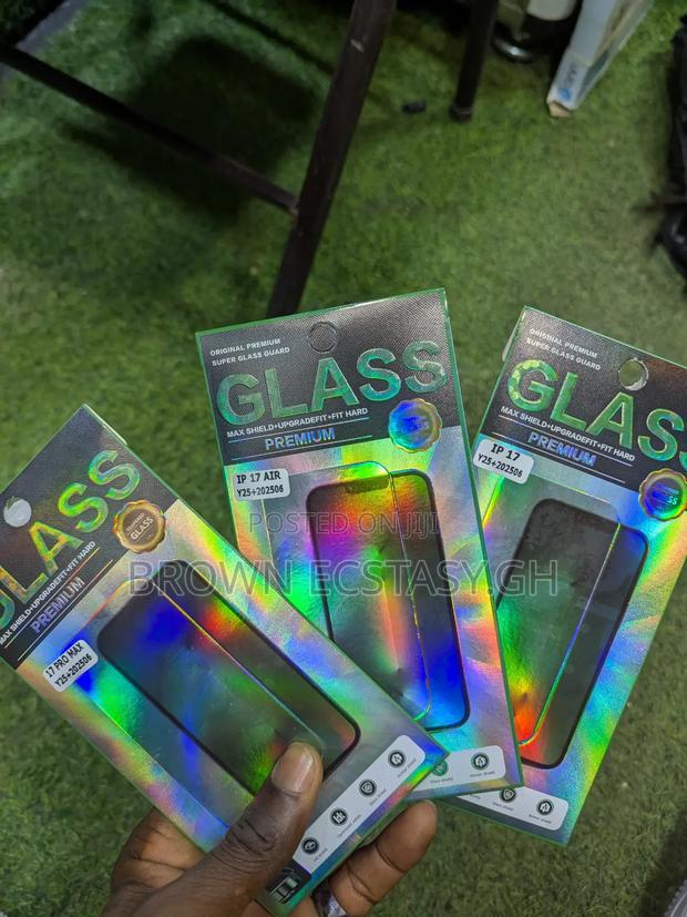 iPhone 17, 17pro, 17 Air and 17 Pro Max Screen Protector · Photo 2