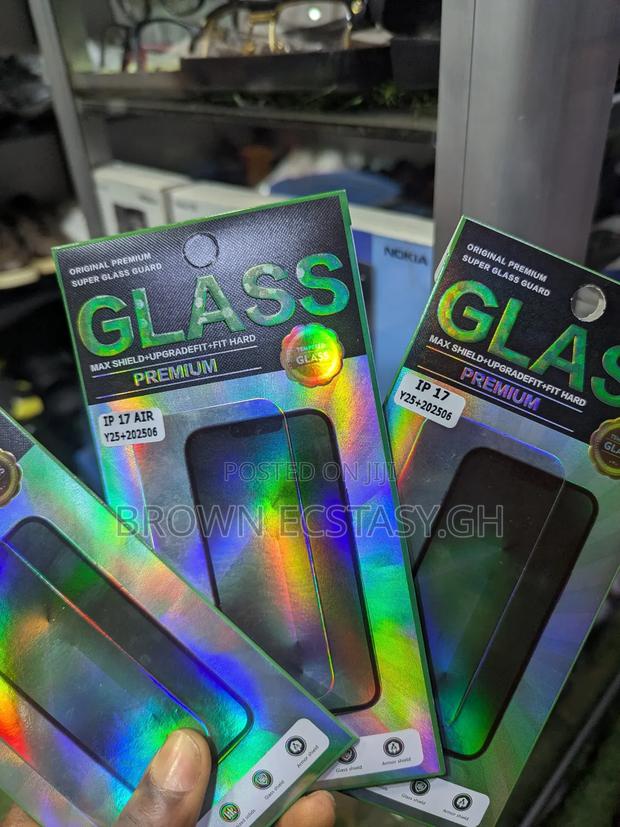 iPhone 17, 17pro, 17 Air and 17 Pro Max Screen Protector · Photo 3