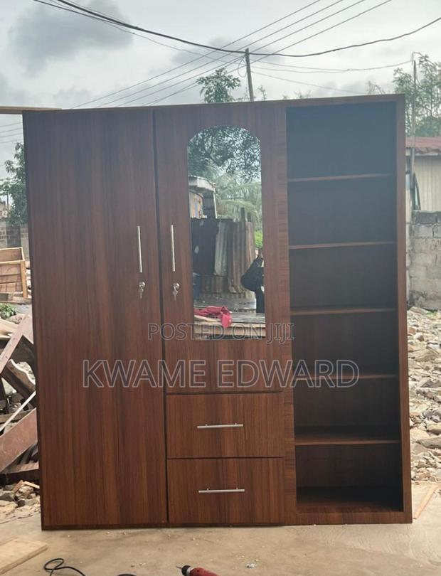 3 in 1 Wardrobe Available Cool Price · Photo 1