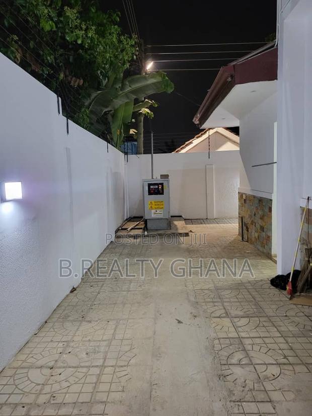 4bdrm House in Airport Residential Area for rent · Photo 8