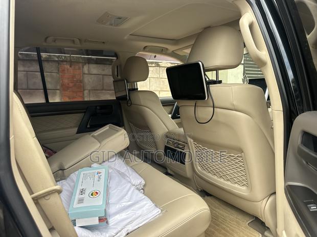 Toyota Land Cruiser 2019 Gray · Photo 5