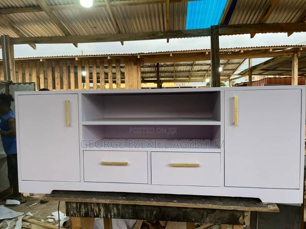 Television Stand · Photo 1