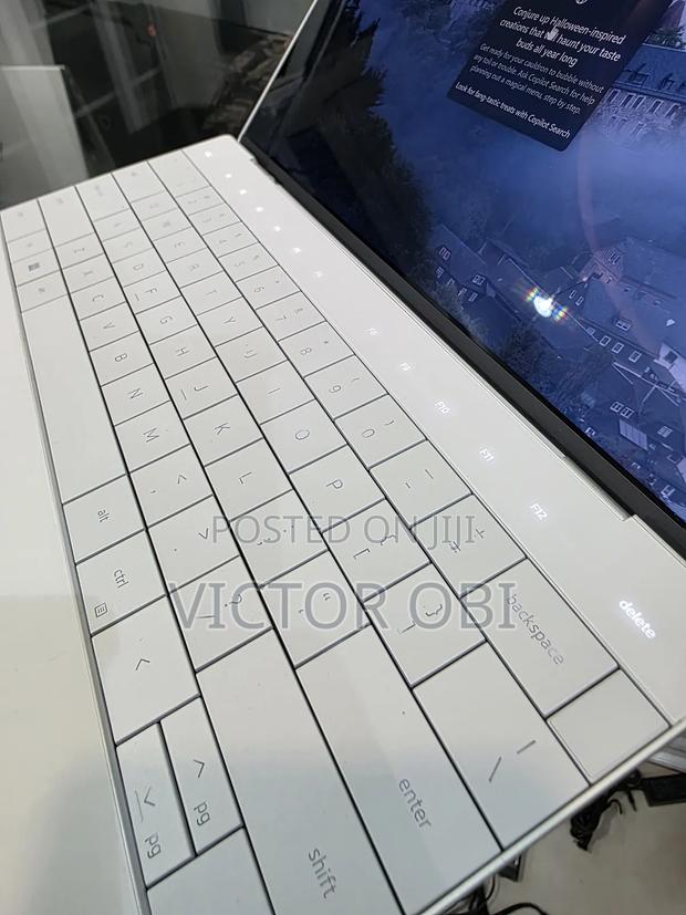 Laptop Dell XPS 13 9320 16GB Intel Core I7 SSD 1T · Photo 1