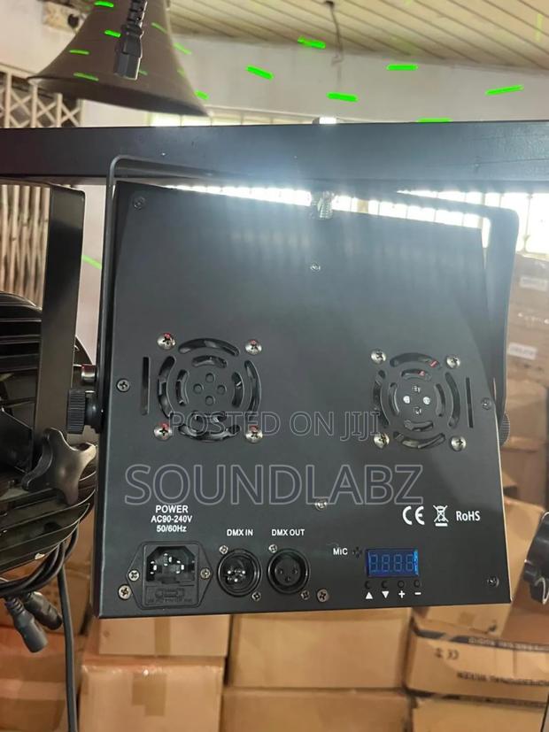 Powerlighting Blinder 4x30w Cob Ring Led Projector. · Photo 2
