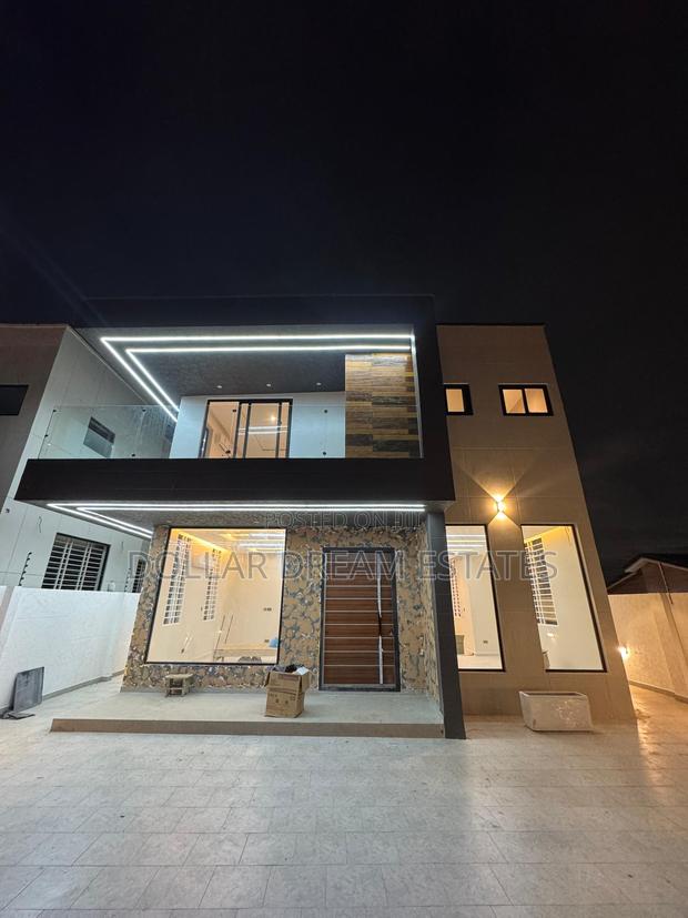 5bdrm House in Ashomang Estate for sale · Photo 2