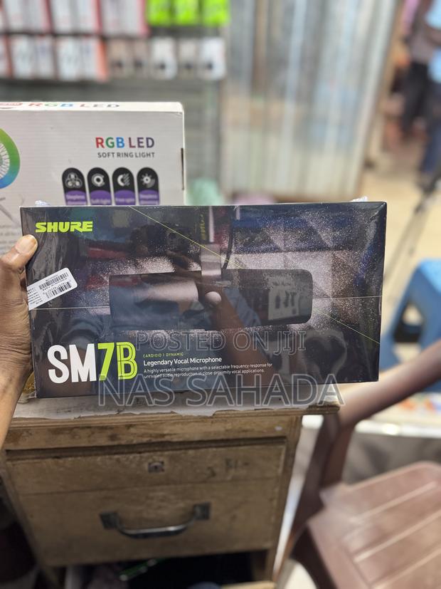 Shure Sm7b Vocal Dynamic Microphone · Photo 1