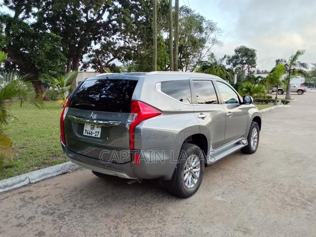 Mitsubishi Pajero Sport 2017 Gray · Photo 1