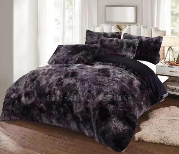Fluffy 6pcs Duvet Set Comfort Style in One · Photo 1