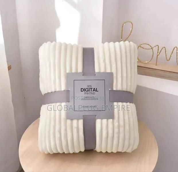 Ultra-Comfort Queen Size Blanket Soft, Warm Cozy · Photo 3