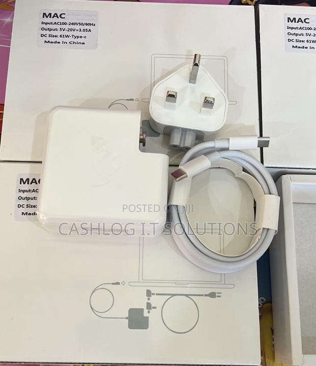 Original Macbook Type C 61watts Charger · Photo 1