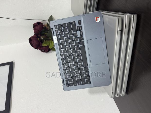 Laptop Dell Inspiron 11Z 4GB Intel SSD 60GB · Photo 2
