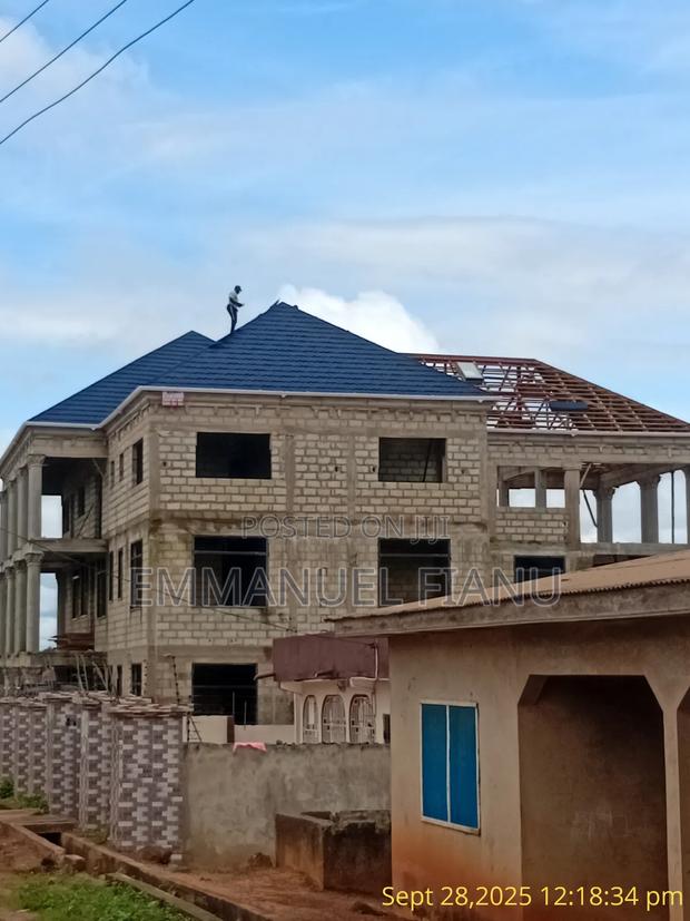 Carpenter Available in Ghana · Photo 1