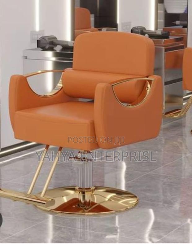 Executive Barbering Chair Golden · Photo 1