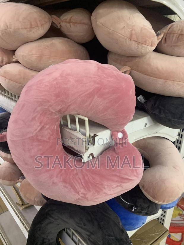 Neck Pillow- U Shaped · Photo 2