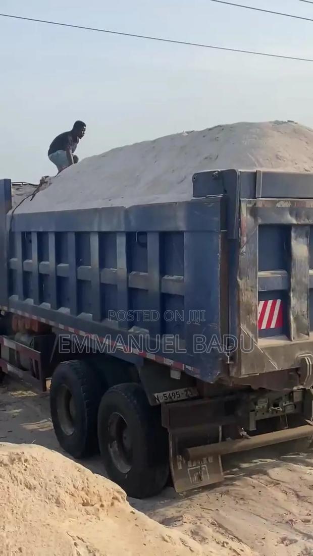 Adofo Sand and Stones