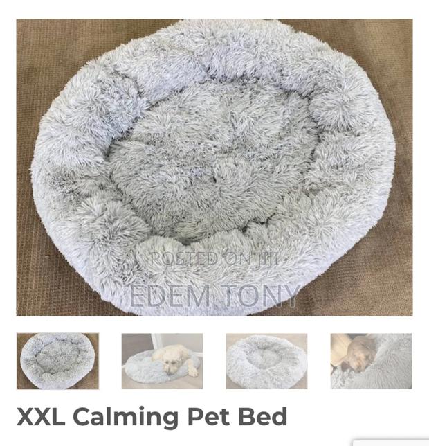 XXL Pet Calming Bed · Photo 1