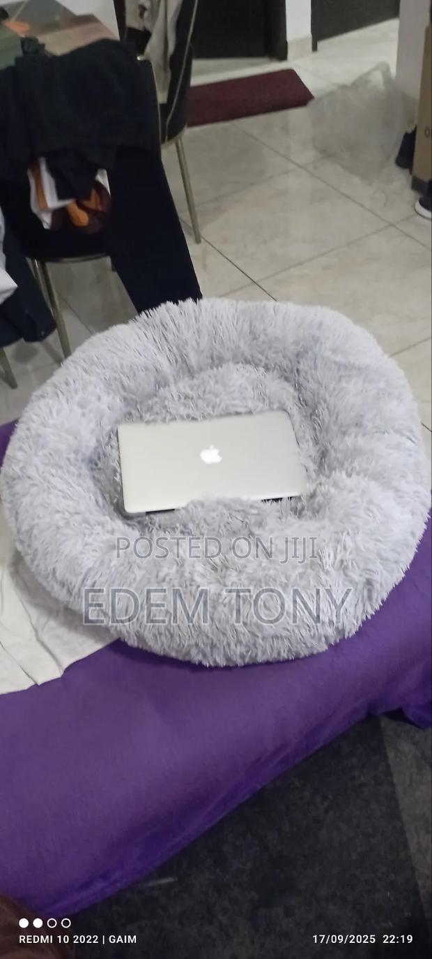 XXL Pet Calming Bed · Photo 5