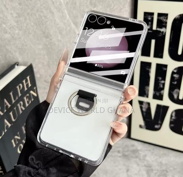 Transparent Case for Samsung Z Flip 7 · Photo 2