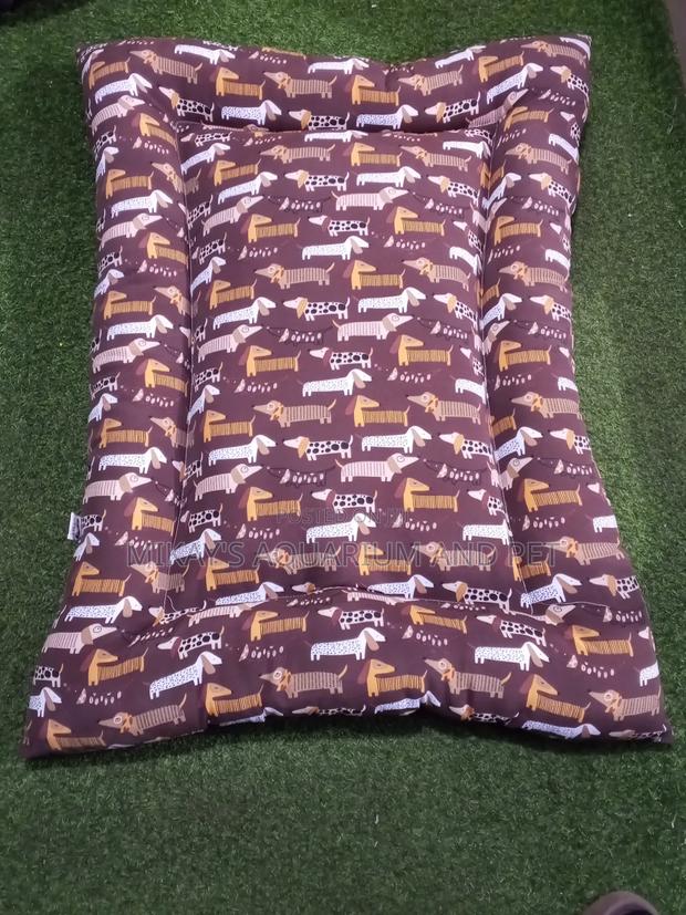 Medium Size Dog Bed · Photo 1