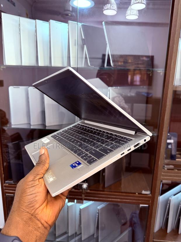 Laptop HP EliteBook 830 G8 16GB Intel Core i7 SSD 512GB · Photo 5