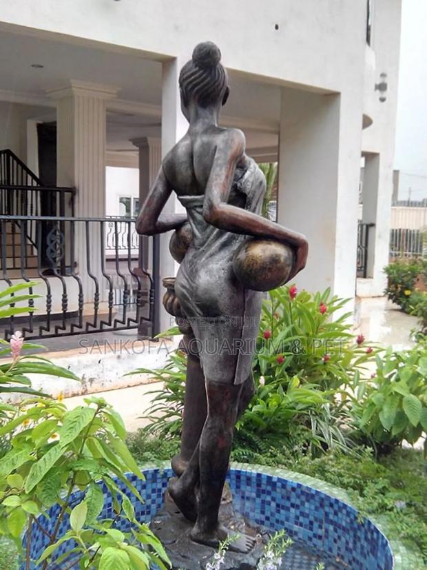 We Build Statues Water Fountain · Photo 1