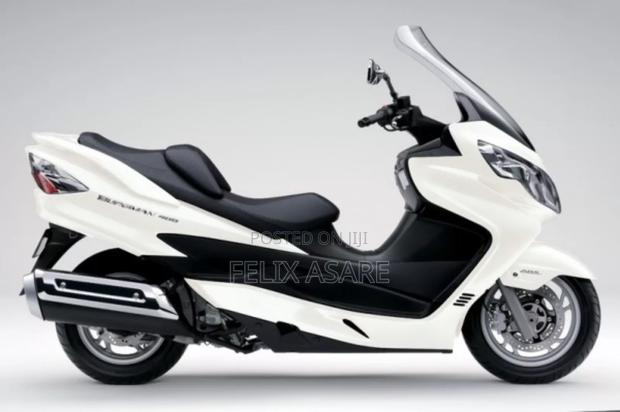 Suzuki Burgman 2020 · Photo 2