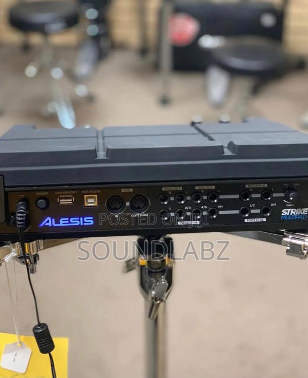 Alesis Strike Multipad Percussion Pad · Photo 4