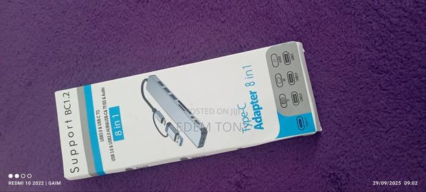 Type C/ Usb Adapter 8 in 1 · Photo 1