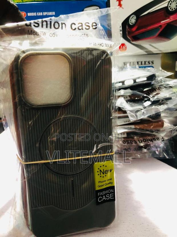 iPhone 13,14,15 and 16 Pro Max Fashion Case · Photo 1
