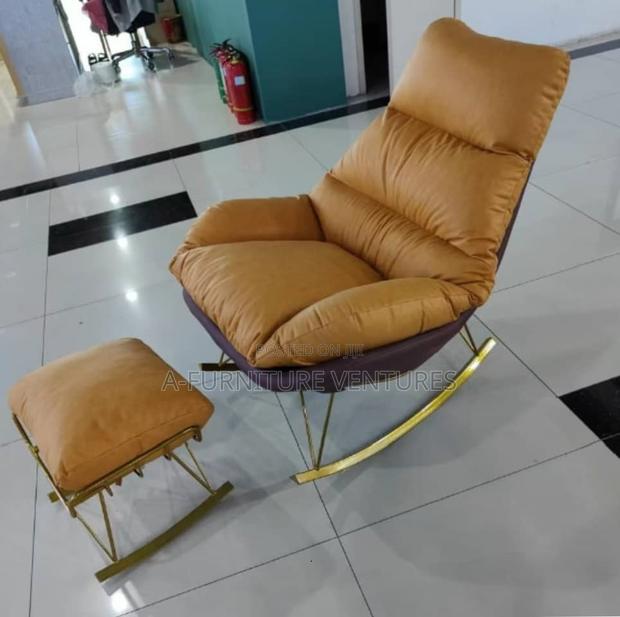 Yellow Rocking Sofa Chair · Photo 1