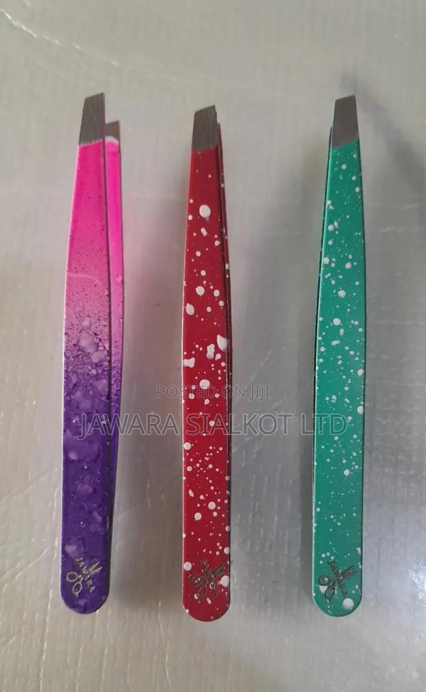 Ingrown Hair Removal Tweezer · Photo 1