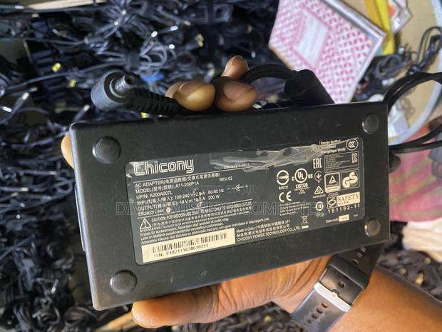 Msi Chicony Adapter/Charger 19v=10.5a (200w) · Photo 2