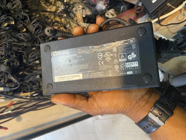 Msi Chicony Adapter/Charger 19v=10.5a (200w) · Photo 4