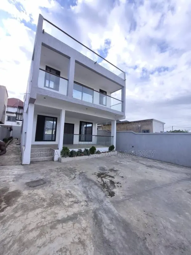 3bdrm House in Sefdard Properties, Kwabenya for sale · Photo 2