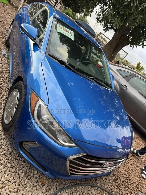 Hyundai Elantra SE 2018 Blue · Photo 1