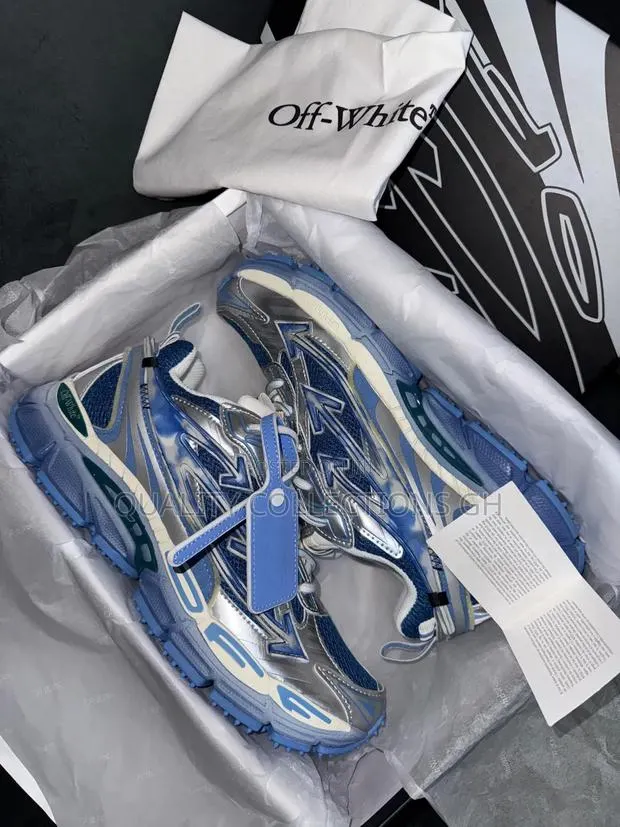 Off-White of the Back Sneaker · Photo 1