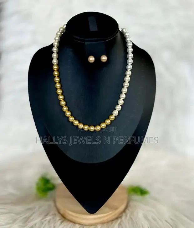 Pearl Necklace Set · Photo 1