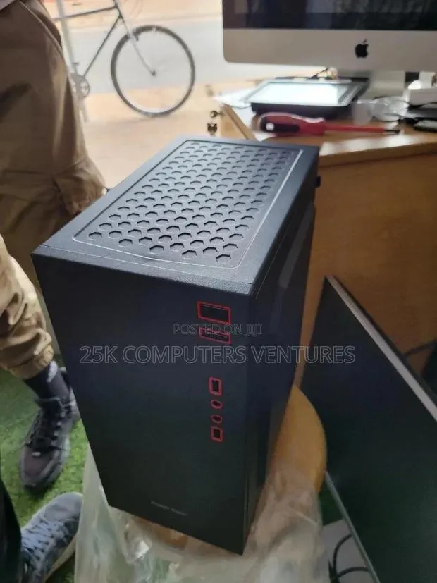 New Desktop Computer Asus ROG G20CB 16GB Intel Core I7 HDD+SSD 1T · Photo 1