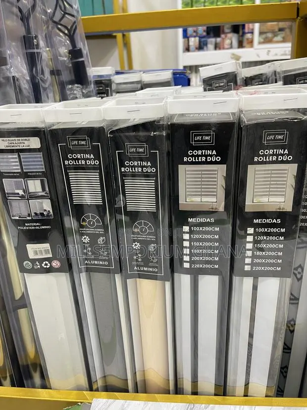 3 Feet Window Blinds · Photo 1