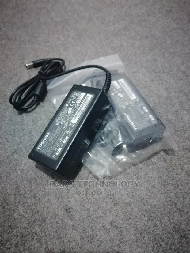All Kinds of Chargers for Laptops · Photo 1