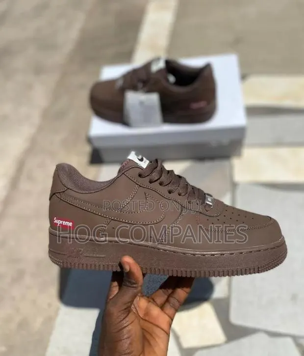 Nike] Supreme X Air Force 1 Low Baroque Brown Sneakers · Photo 1
