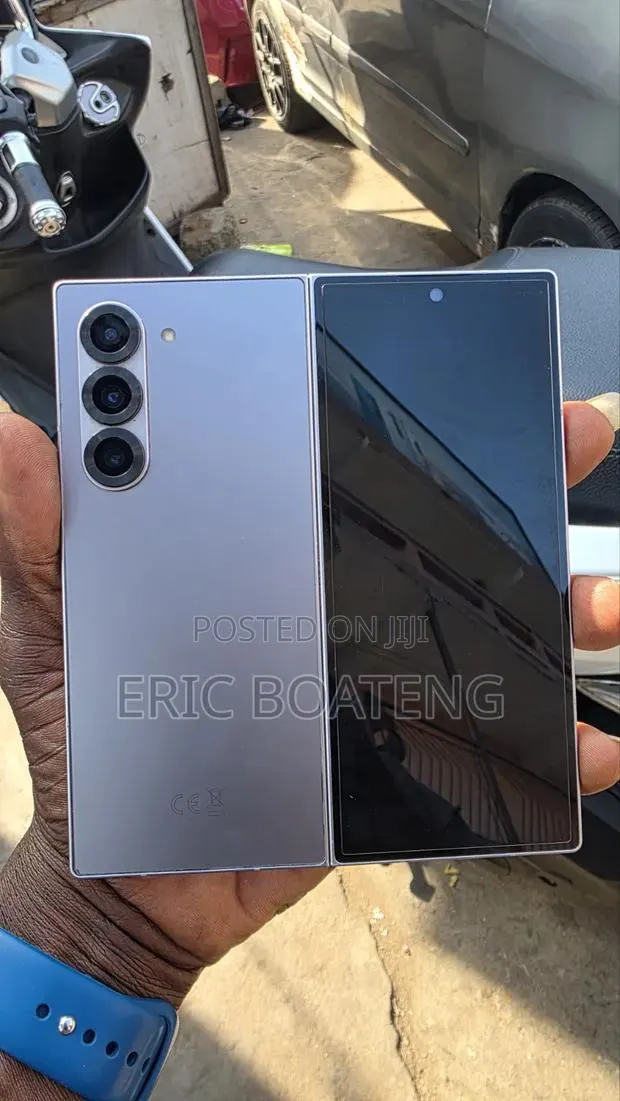 Samsung Galaxy Z Fold6 256 GB Gold · Photo 1