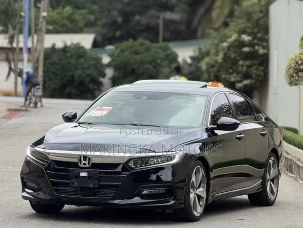 Honda Accord Touring 2.0T 2020 Black · Photo 1