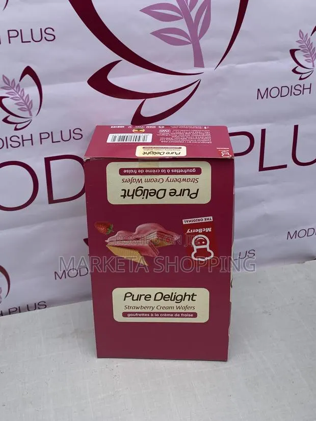 McBerry Pure Delight Strawberry Cream Wafer · Photo 1