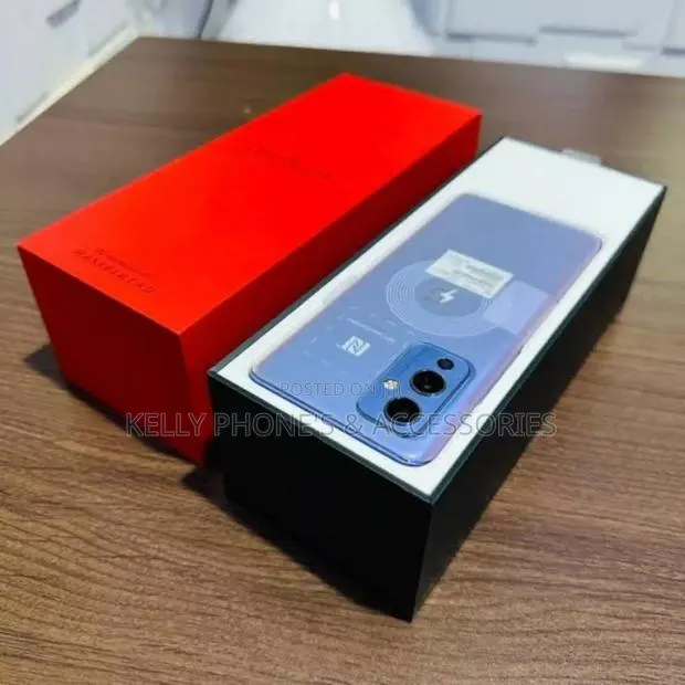 New OnePlus 9 256 GB Blue · Photo 1