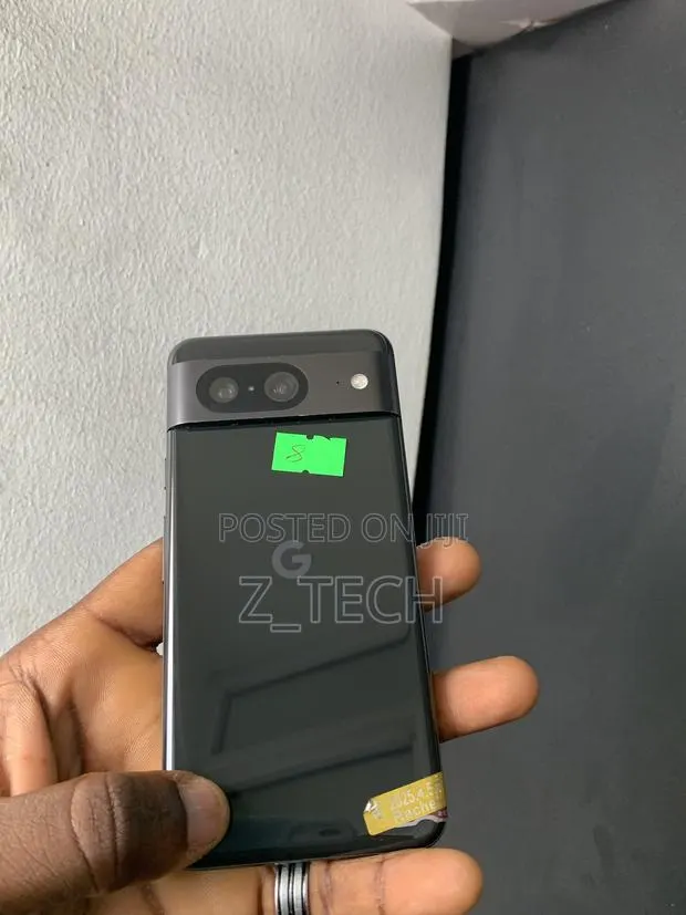 Google Pixel 8 128 GB Black · Photo 1