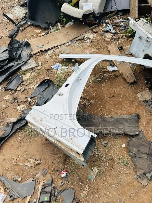 Honda Accord 2018, 2019, 2020, 2021 and 2022 Middle Pole · Photo 1