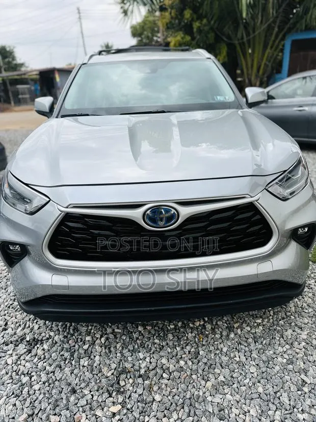 Toyota Highlander XLE AWD 2023 Silver