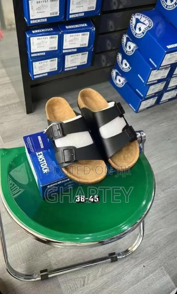 Birkenstock Unisex Fashion Slippers · Photo 1