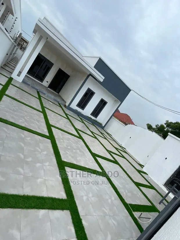 3bdrm House in Lake Side Estate for sale · Photo 1